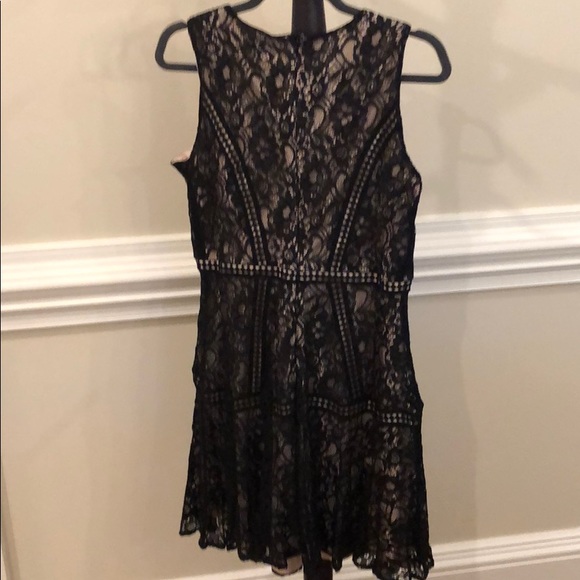 Neiman Marcus lace cocktail dress - Picture 3 of 6